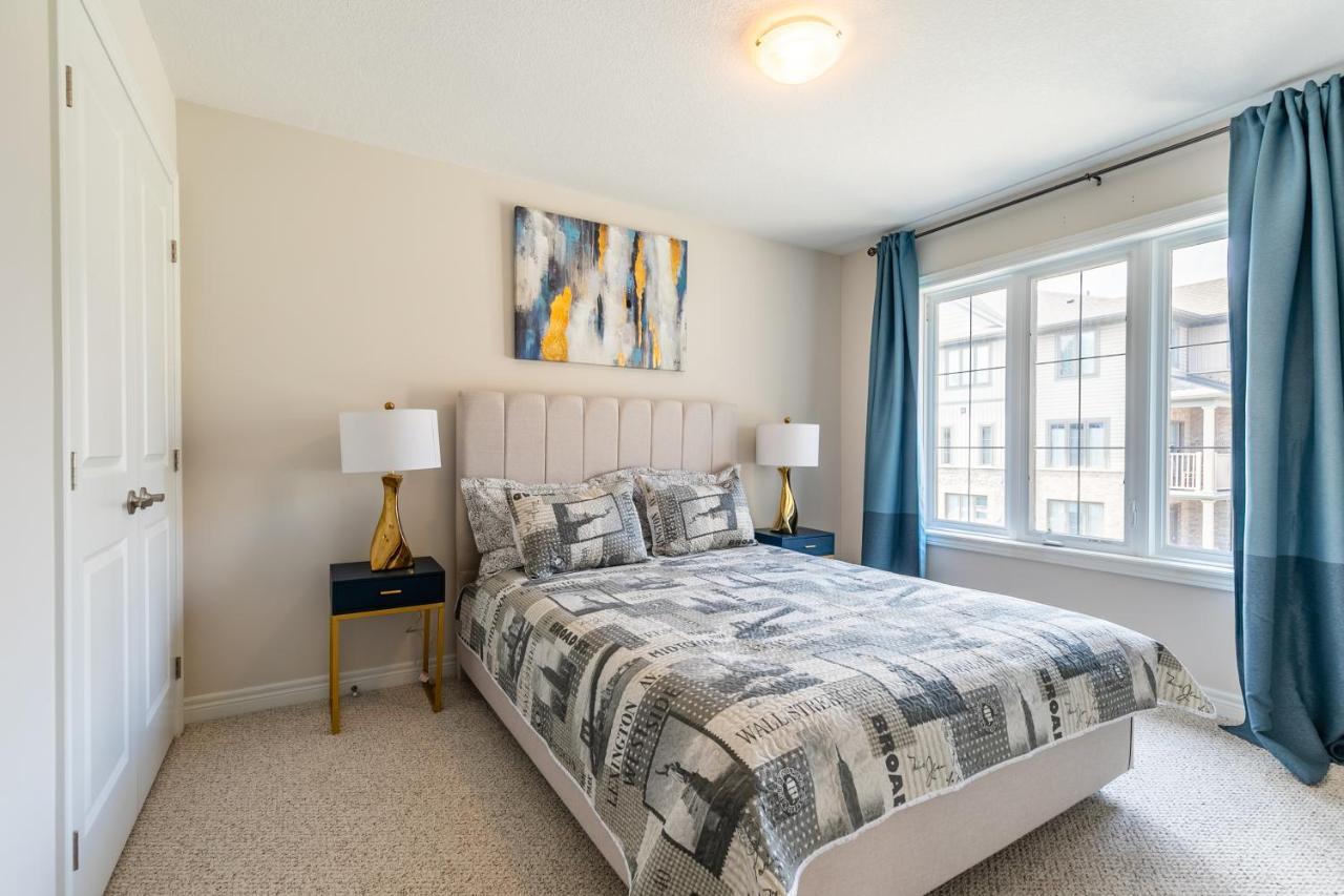 Globalstay Modern Townhomes In Lakeshore Steps To The Beach Hamilton Dış mekan fotoğraf