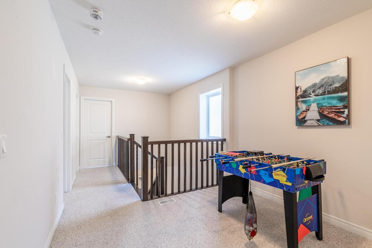 Globalstay Modern Townhomes In Lakeshore Steps To The Beach Hamilton Dış mekan fotoğraf