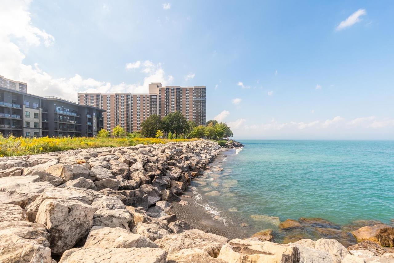 Globalstay Modern Townhomes In Lakeshore Steps To The Beach Hamilton Dış mekan fotoğraf