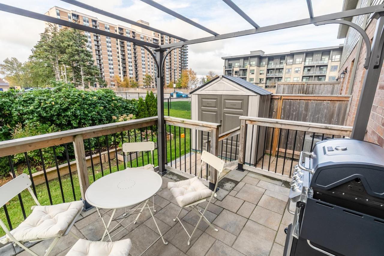 Globalstay Modern Townhomes In Lakeshore Steps To The Beach Hamilton Dış mekan fotoğraf