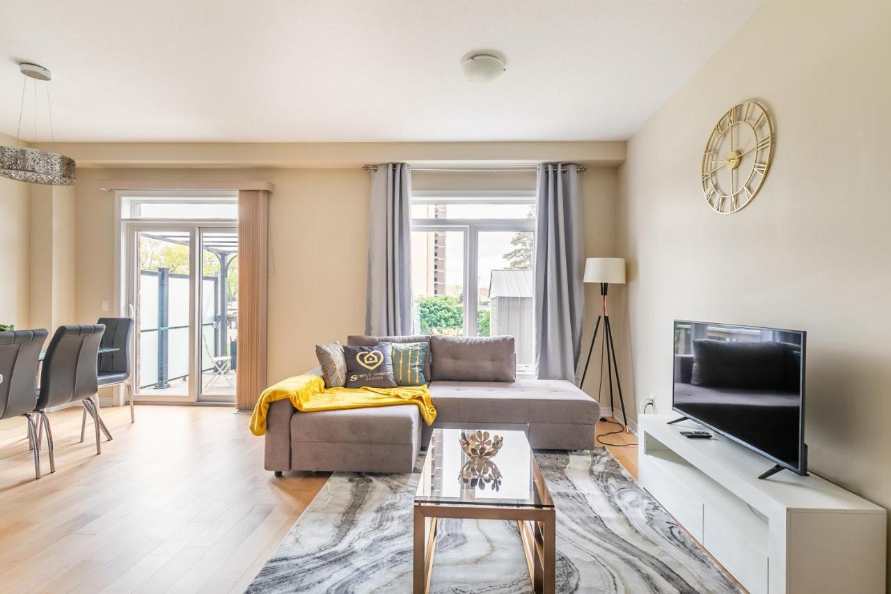 Globalstay Modern Townhomes In Lakeshore Steps To The Beach Hamilton Dış mekan fotoğraf