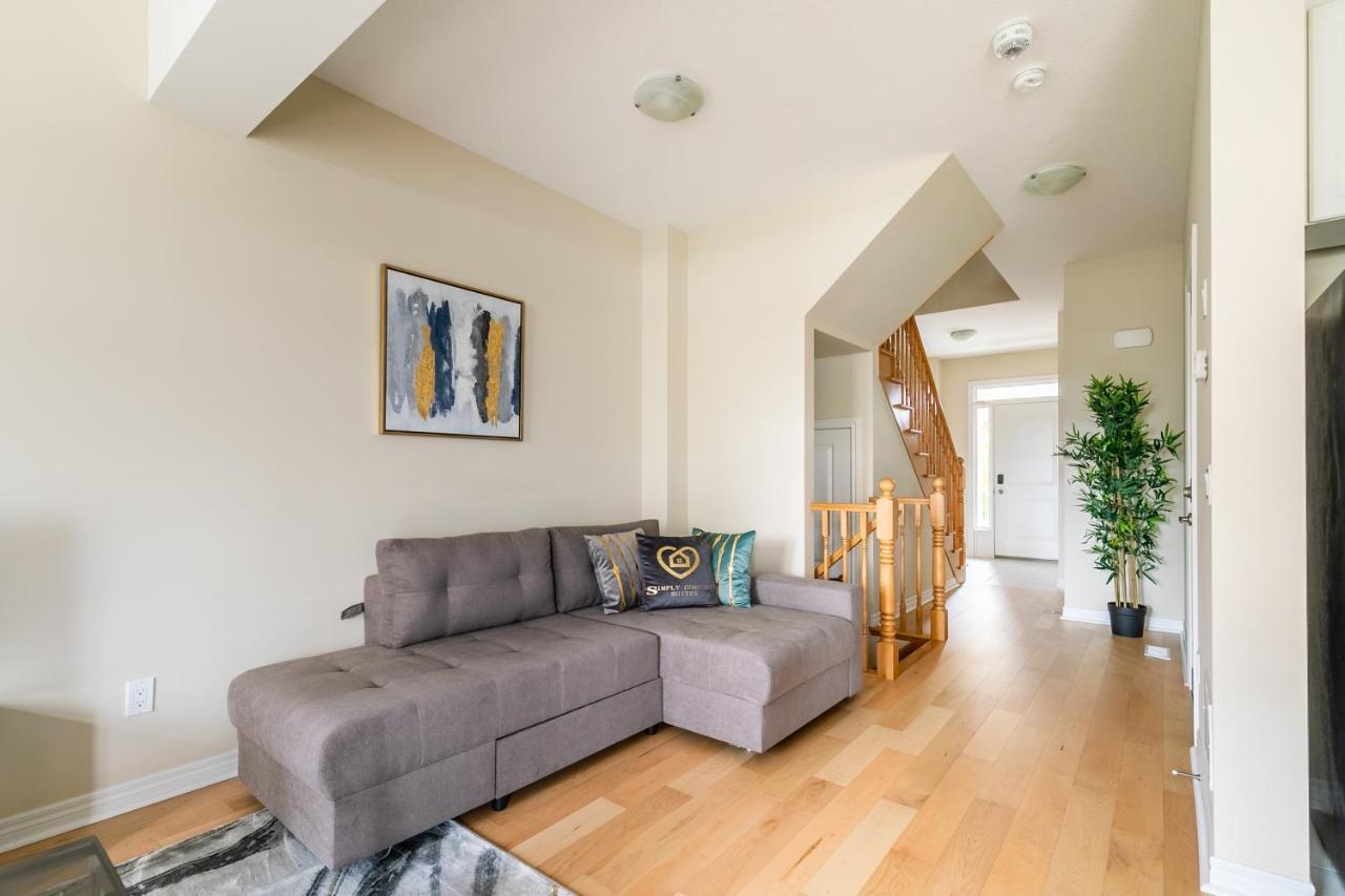 Globalstay Modern Townhomes In Lakeshore Steps To The Beach Hamilton Dış mekan fotoğraf