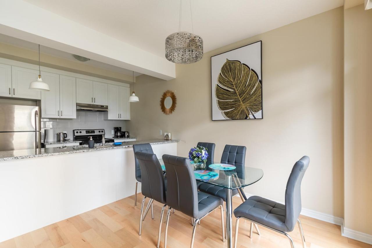 Globalstay Modern Townhomes In Lakeshore Steps To The Beach Hamilton Dış mekan fotoğraf