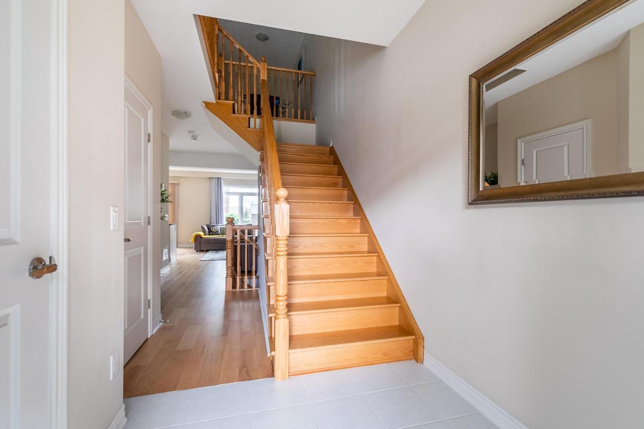 Globalstay Modern Townhomes In Lakeshore Steps To The Beach Hamilton Dış mekan fotoğraf