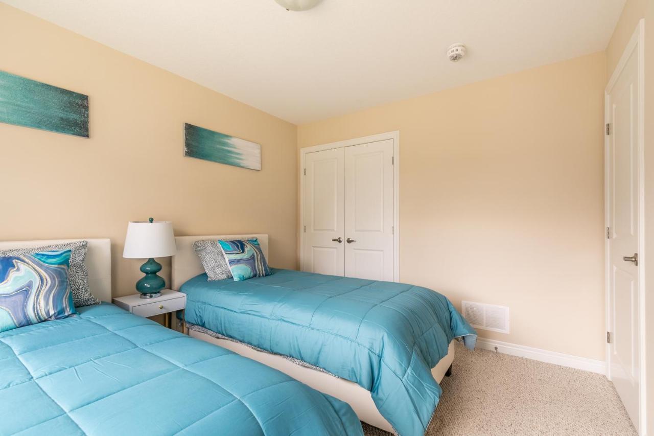 Globalstay Modern Townhomes In Lakeshore Steps To The Beach Hamilton Dış mekan fotoğraf