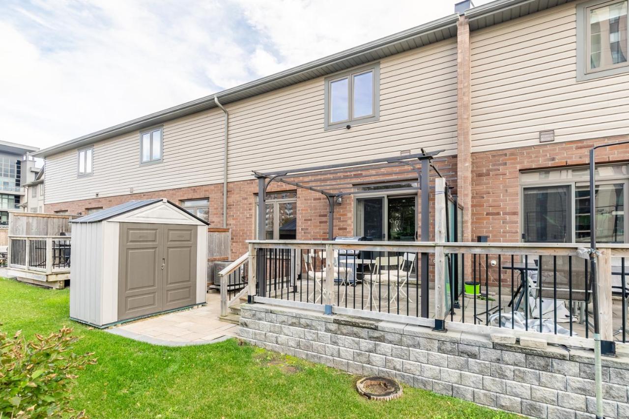 Globalstay Modern Townhomes In Lakeshore Steps To The Beach Hamilton Dış mekan fotoğraf